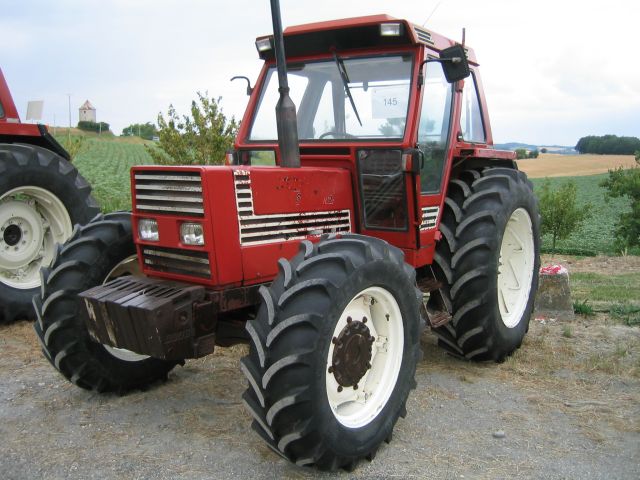 TRACTEUR AGRICOLE FIAT 880-5 DT  