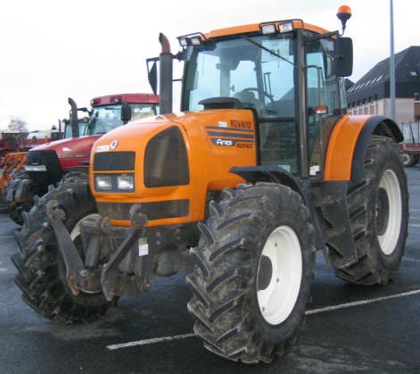 TRACTEUR AGRICOLE RENAULT ARES 825 RZ   2000