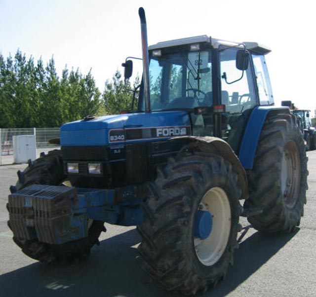 TRACTEUR AGRICOLE FORD 8340 4RM 4RM 1994