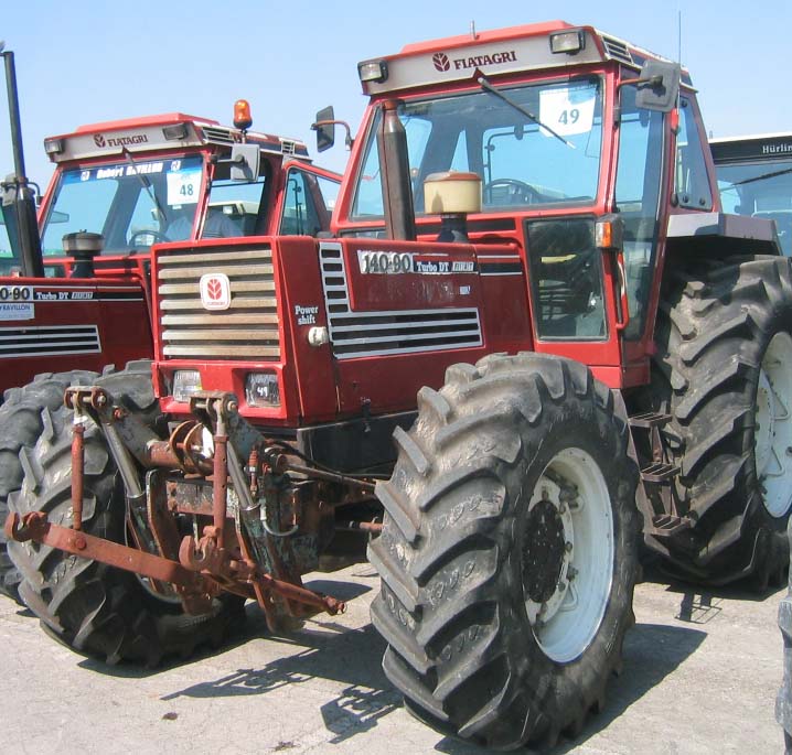TRACTEUR AGRICOLE FIAT 140-90   1988