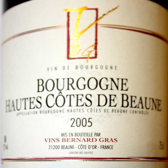 12 BOUTEILLES DE BOURGOGNE HAUTE COTE DE BEAUNE, BERNARD GRAS, 2005. CAISSE CARTON.