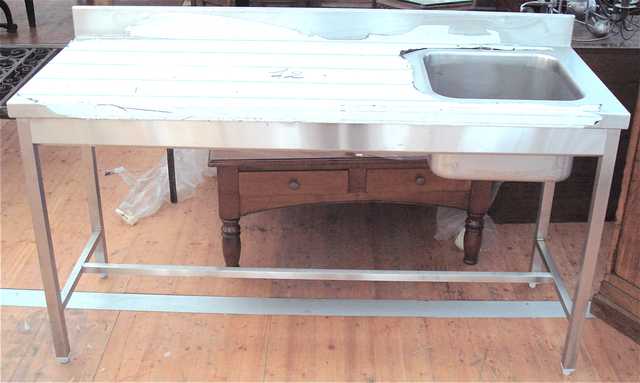 TABLE CHEF ADOSSEE 158 X 60 X 85 CM.