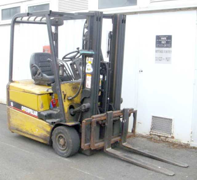 CHARIOT ELEVATEUR CATERPILLAR EP16KT 1600 KG 1600 KG