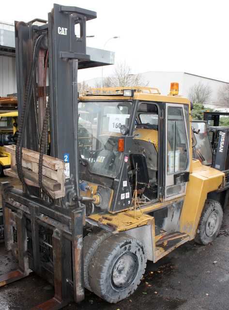 CHARIOT ELEVATEUR CATERPILLAR DP60 6000 KG 6000 KG