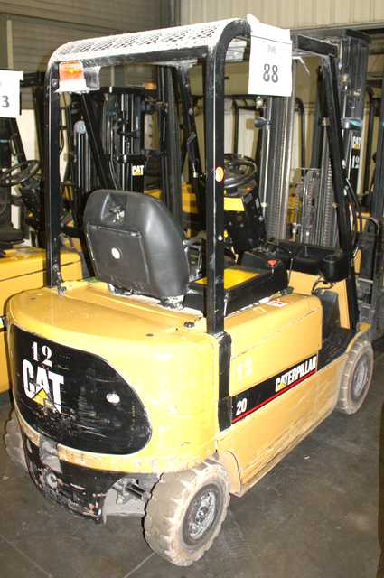 CHARIOT ELEVATEUR CATERPILLAR GP25K 2500 KG 2500 KG