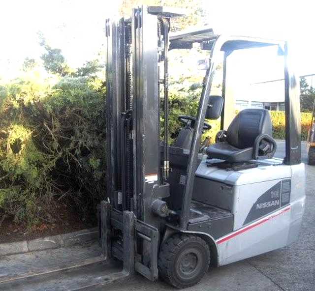 CHARIOT ELEVATEUR NISSAN 1N1L180 1800 KG 1800 KG