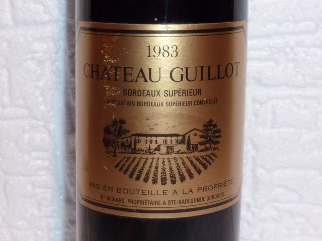 6 BOUTEILLES DE CHATEAU GUILLOT, GIRONDE, 1983.