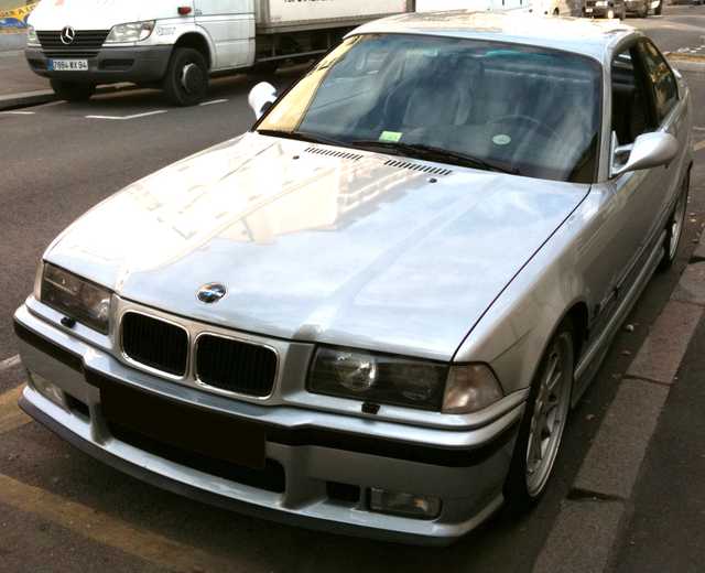VOITURE BMW SERIE 3   1994