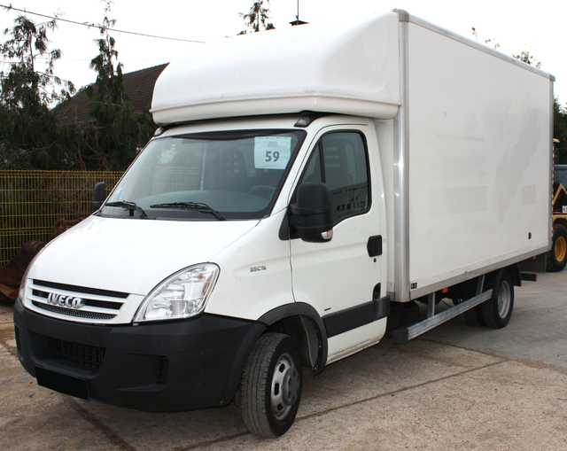 CAMION FOURGON IVECO 35C15 