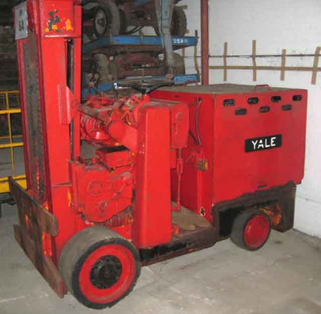 CHARIOT ELEVATEUR YALE CAM-O-TRACTOR  