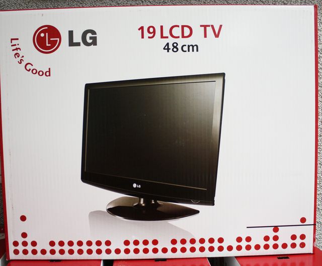 TELEVISEUR LCD LG-19LG3100-ZA. 48 CM (19 POUCES). TECHNOLOGIES TFT. RESOLUTION:1440X900. LUMINOSITE : 300CD/M2. TAUX DE CONTRASTE : 8000:1. TUNER TNT. ETAT DE FONCTIONNEMENT.