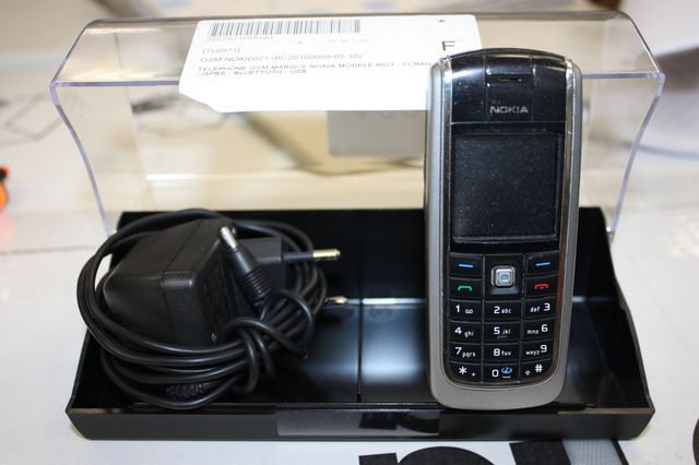 TELEPHONE GSM MARQUE NOKIA MODELE 6021. ECRAN COULEUR. GPRS. BLUETOOTH. USB. ETAT DE FONCTIONNEMENT.