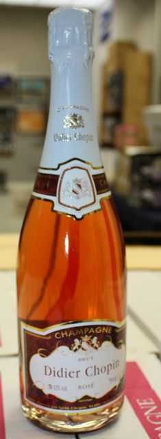 6 BOUTEILLES DE CHAMPAGNE BRUT ROSE CHOPIN.