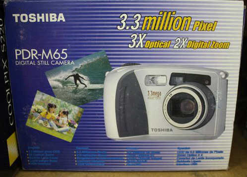 APPAREIL PHOTO TOSHIBA MODELE PDR-M65. 3.3 MILLIONS DE PIXELS. VENDU NON TESTE. REFERENCE : 15