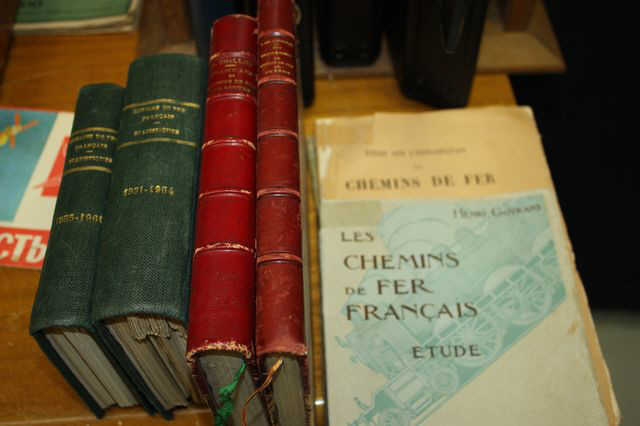 ENSEMBLE DE 13 LIVRES CONCERNANT LE CHEMIN DE FER COMPRENANT CIE DU CHEMIN DE FER DU NORD, RAPPORT DE 1851 A 1865;