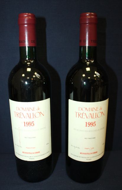 2 BOUTEILLES DE DOMAINE DE TREVALLON VIN DE PAYS DES BOUCHES DU RHONE 1995.