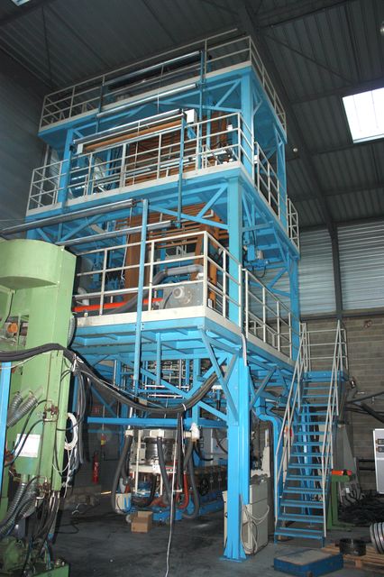 EXTRUDEUSE DE 450 KG/HEURE DE MARQUE GHIOLDI, VIS DIAMETRE 120, FILIERE 400, ANNEE : 1999.