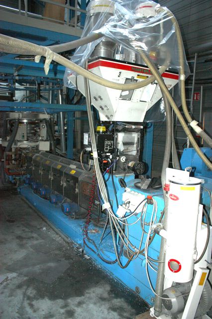 EXTRUDEUSE DE 450 KG/HEURE DE MARQUE GHIOLDI, VIS DIAMETRE 120, FILIERE 400, ANNEE : 1999.