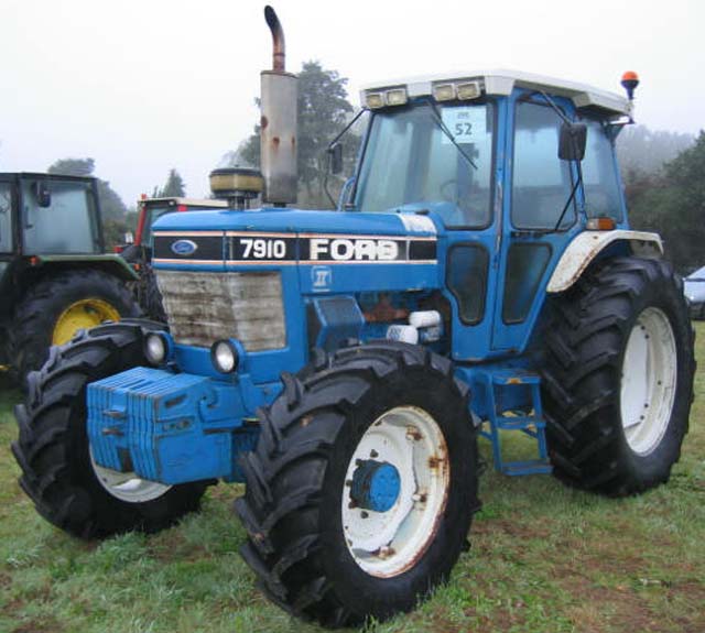 TRACTEUR AGRICOLE FORD 7910 4 RM 4 RM 1987