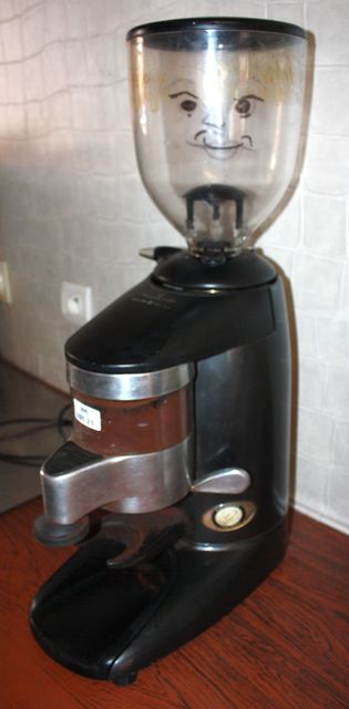 MOULIN A CAFE ELECTRIQUE MODELE K6.