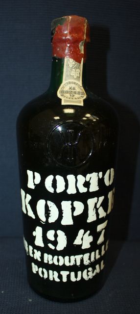 1 BOUTEILLE DE PORTO ROUGE KOPKE 1947.