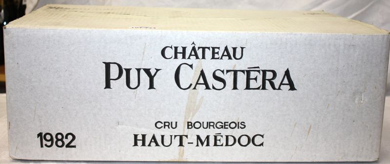 12 BOUTEILLES DE CHATEAU PUY CASTERA. HAUT MEDOC. 1982.