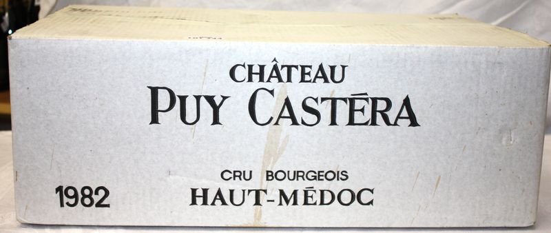 12 BOUTEILLES DE CHATEAU PUY CASTERA. HAUT MEDOC. 1982.