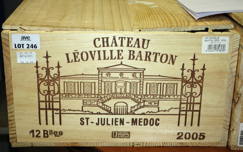 12 BOUTEILLES DE CHATEAU LEOVILLE BARTON 2EME GRAND CRU CLASSE SAINT JULIEN. 2005. CAISSE BOIS D'ORIGINE.