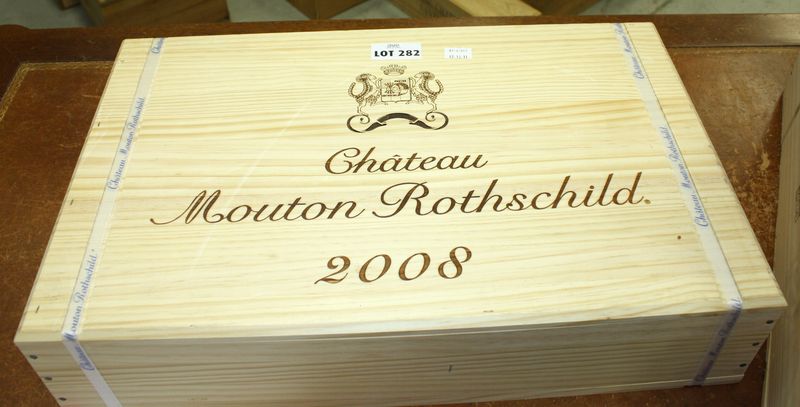 6 BOUTEILLES DE CHATEAU MOUTON ROTHSCHILD 1ER GRAND CRU CLASSE PAUILLAC. 2008. CAISSE BOIS D'ORIGINE CERCLEE NON OUVERTE.