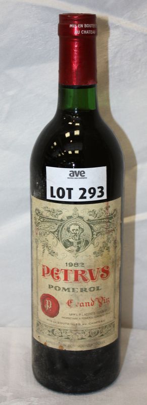 1 BOUTEILLE DE CHATEAU PETRUS POMEROL. 1982.