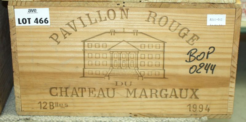 12 BOUTEILLES PAVILLON ROUGE DU CHATEAU MARGAUX 1994 MARGAUX. CAISSE BOIS D'ORIGINE.
