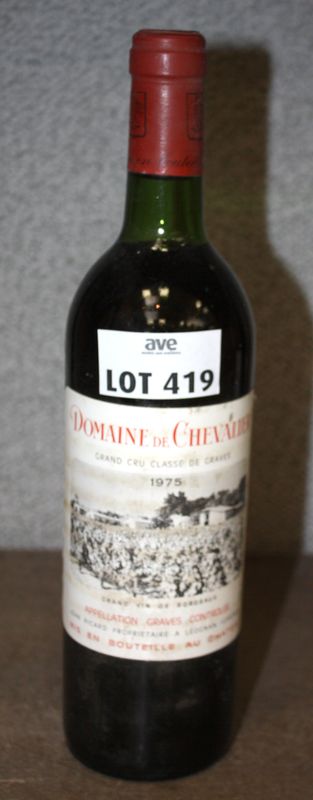 1 BOUTEILLE CHATEAU DOMAINE DE CHEVALIER 1975 CRAND CRU GRAVES  ETIQUETTE SALE.