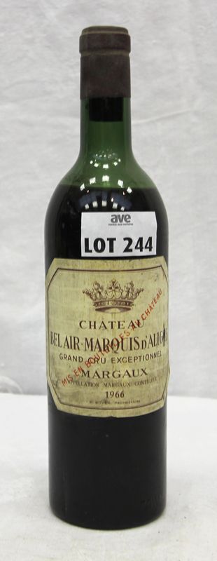 1 BOUTEILLE CHATEAU BEL AIR MARQUIS D'ALIGRE 1966 CRU BOURGEOIS MARGAUX NIVEAU MI-EPAULE.