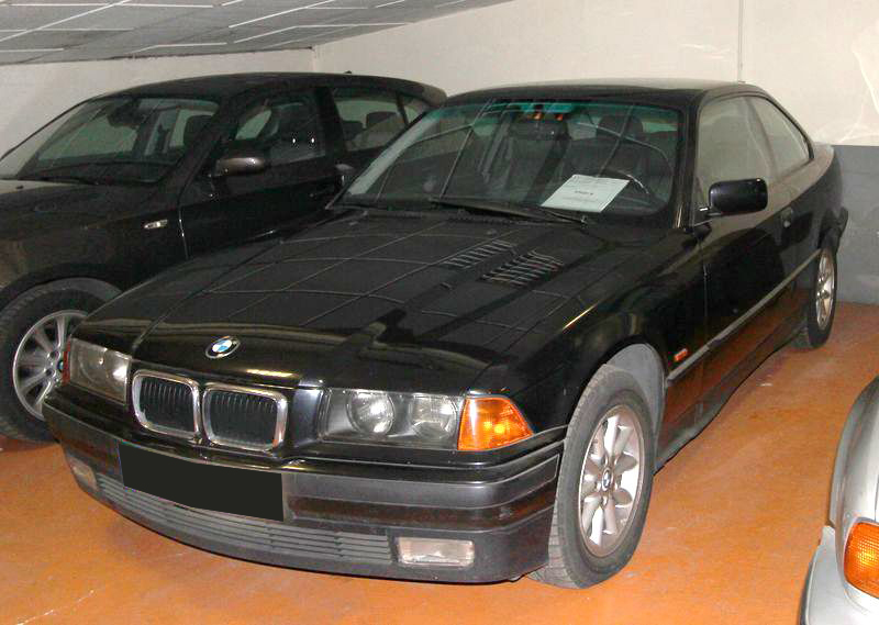 VOITURE BMW 320I BERLINE 1997