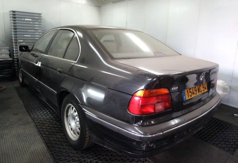VOITURE BMW 528I BERLINE 1998