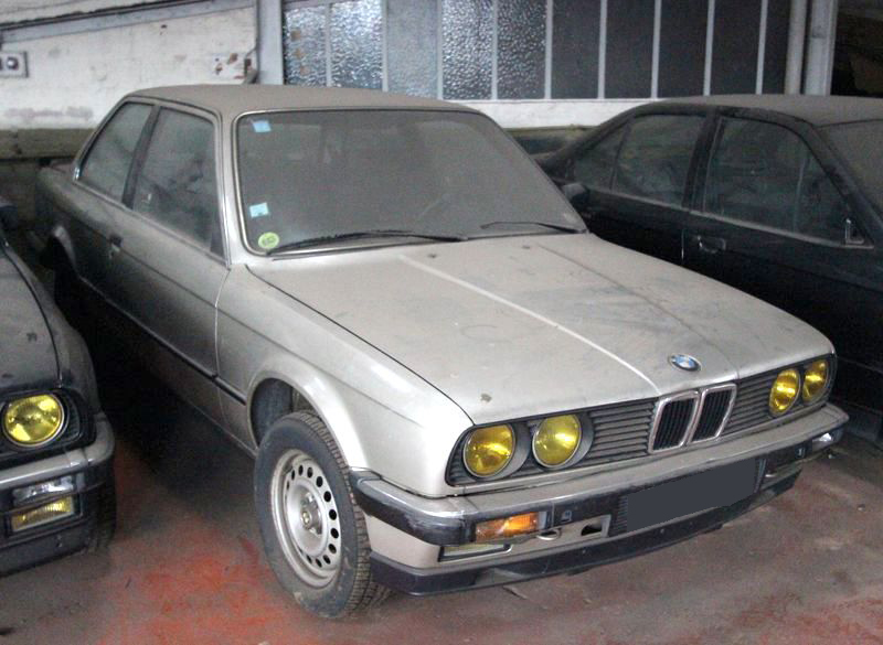 VOITURE BMW 325IA COUPE 1983