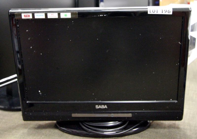 TELEVISION LCD SABA 10/61 CM AVEC TELECOMMANDE ET MODE D'EMPLOI.