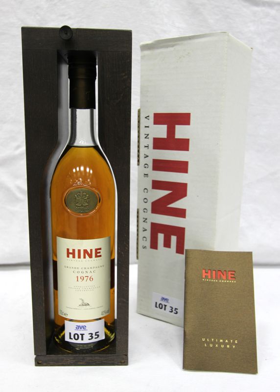 1 BOUTEILLE COGNAC HINE 1976 EN COFFRET BOIS DE PRESENTATION.