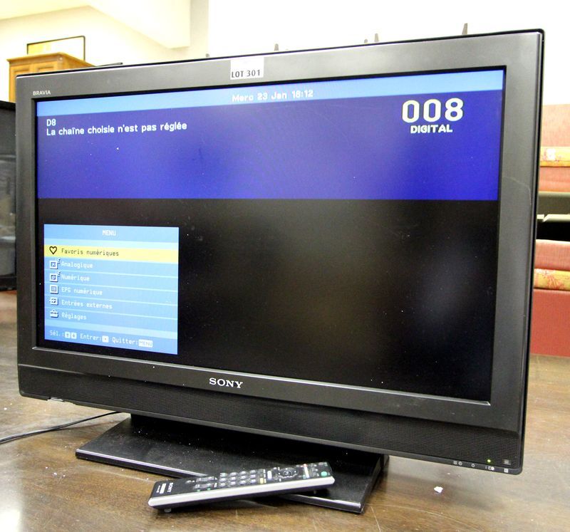 TV SONY LCD 81 CM. MODELE KDL32U3000 CADRE CASSE TELECOMANDE.
