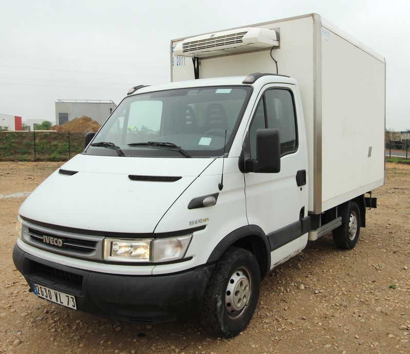 CAMION REFRIGERE IVECO DAILY 35S12 2.3 HPI THERMO KING V200 MAX 404A 10 M3 2006