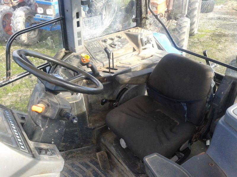 TRACTEUR AGRICOLE NEW HOLLAND 8260 RC 4X4 1996