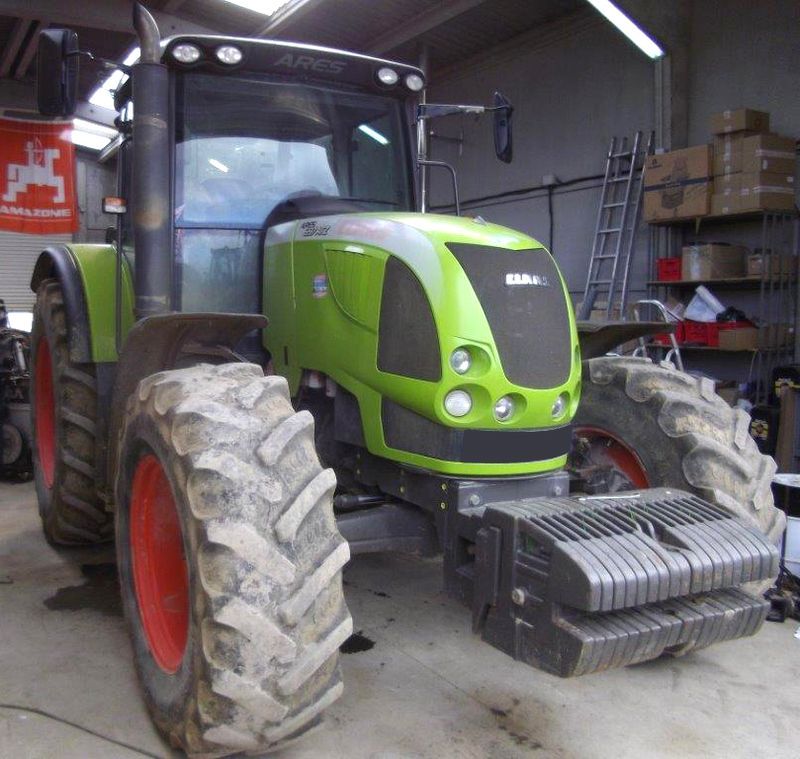 TRACTEUR AGRICOLE CLAAS ARES 697 ATZ 4X4