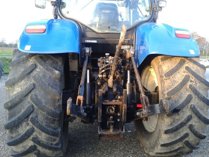 TRACTEUR AGRICOLE NEW HOLLAND T7030 4X4 2008