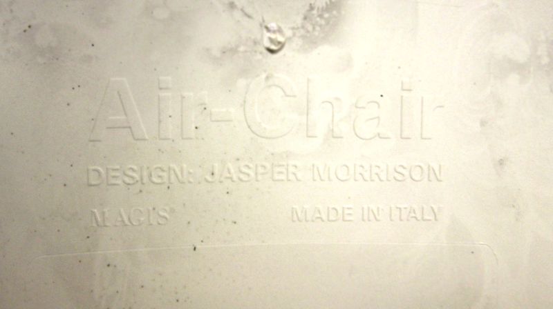 JASPER MORRISON (NE EN 1959) CHAISE "AIR CHAIR" EN POLYPROPYLENE BLANC. EDITION MAGIS. HAUT : 72 CM. VENDUE A L'UNITE AVEC FACULTE DE REUNION.