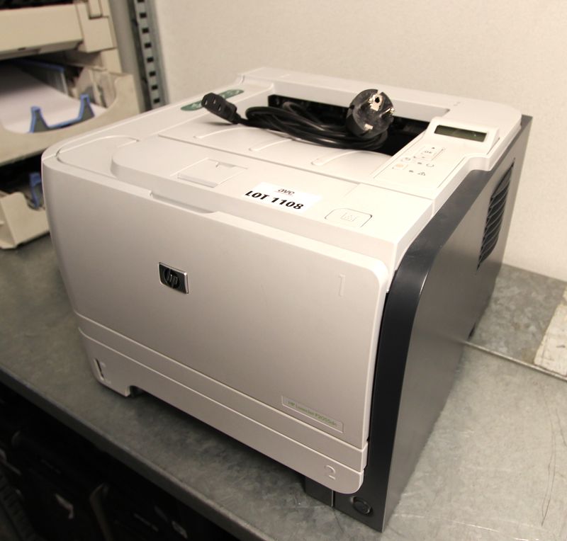 IMPRIMANTE DE MARQUE HP MODELE LASERJET P2055DN A DEUX BACS. AVEC CABLE D'ALIMENTATION. SERVICES INFORMATIQUE. REZ DE CHAUSSEE.