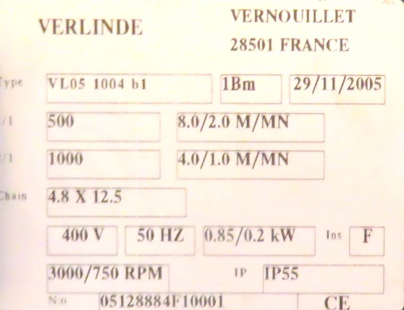 PALAN A CHAINES DE MARQUE VERLINDE, MODELE VL05 1004 B1, 1000 KG, TREUIL ELECTRIQUE. TELECOMMANDE. SUR SON CHARIOT ROULANT DE 4,40 METRES DE LARGE. INSPECTION VALIDEE JUSQU'EN AOUT 2013.