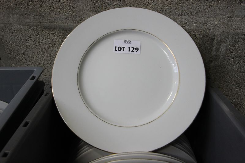 Assiettes Plates En Porcelaine Blanche A Double Lisere Or Pieces On