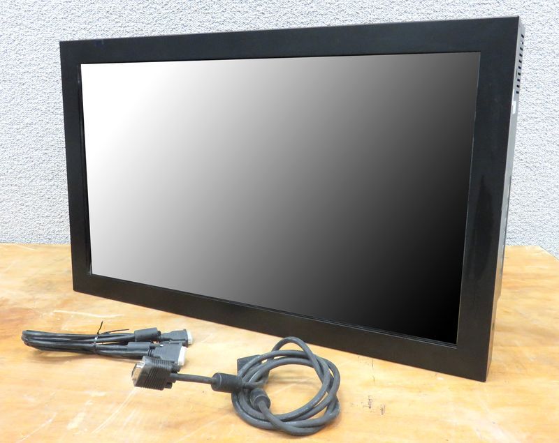 MONITEUR LCD TFT  DIM: 79,5 CM/31 POUCES.