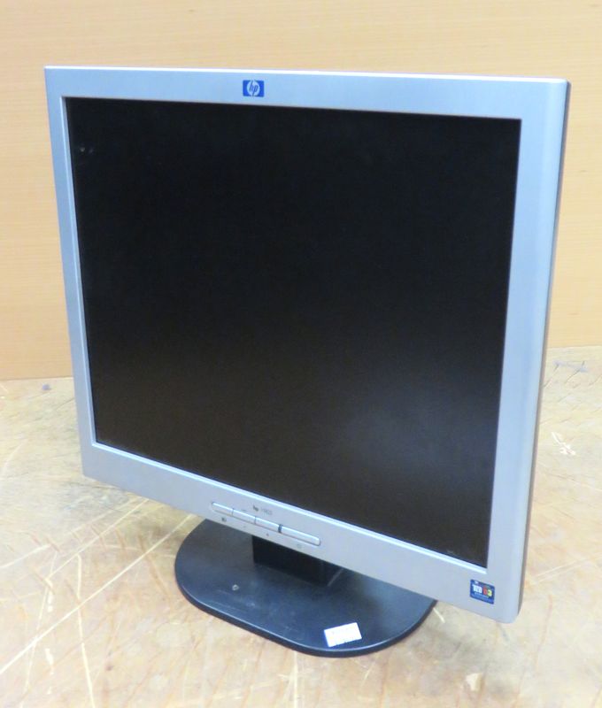 ECRAN LCD DE MARQUE HP 1902 MODELE L1902 19 POUCES/47.5 CM.