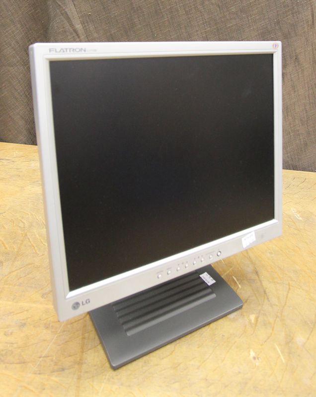 ECRAN LCD DE MARQUE LG FLATRON MODELE L1710SL-ALEUR 17 POUCES/43 CM.